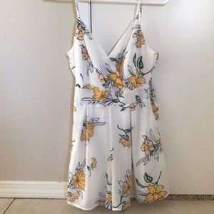 White and yellow floral romper XS
